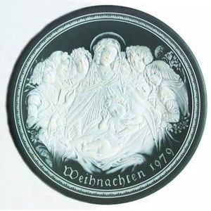 Villeroy and Boch Mettlach Christmas Plate,
1979; Weilnachten; Mother with Child